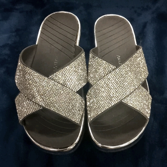 Ashley Stewart platform sandals - Picture 1 of 2